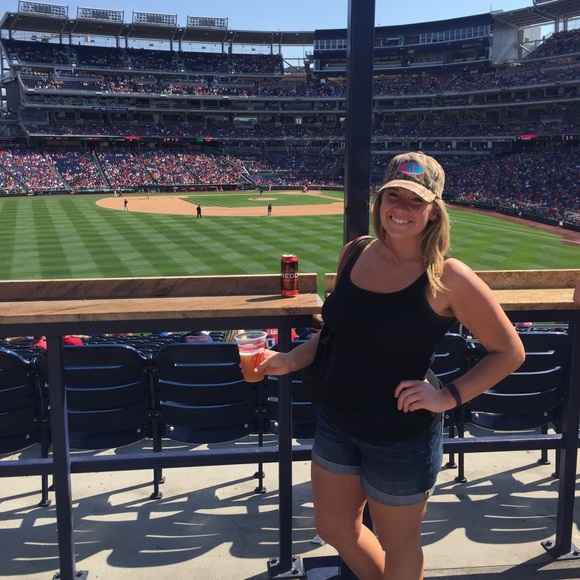 Meet your Posher, Stephanie - Picture 2 of 3